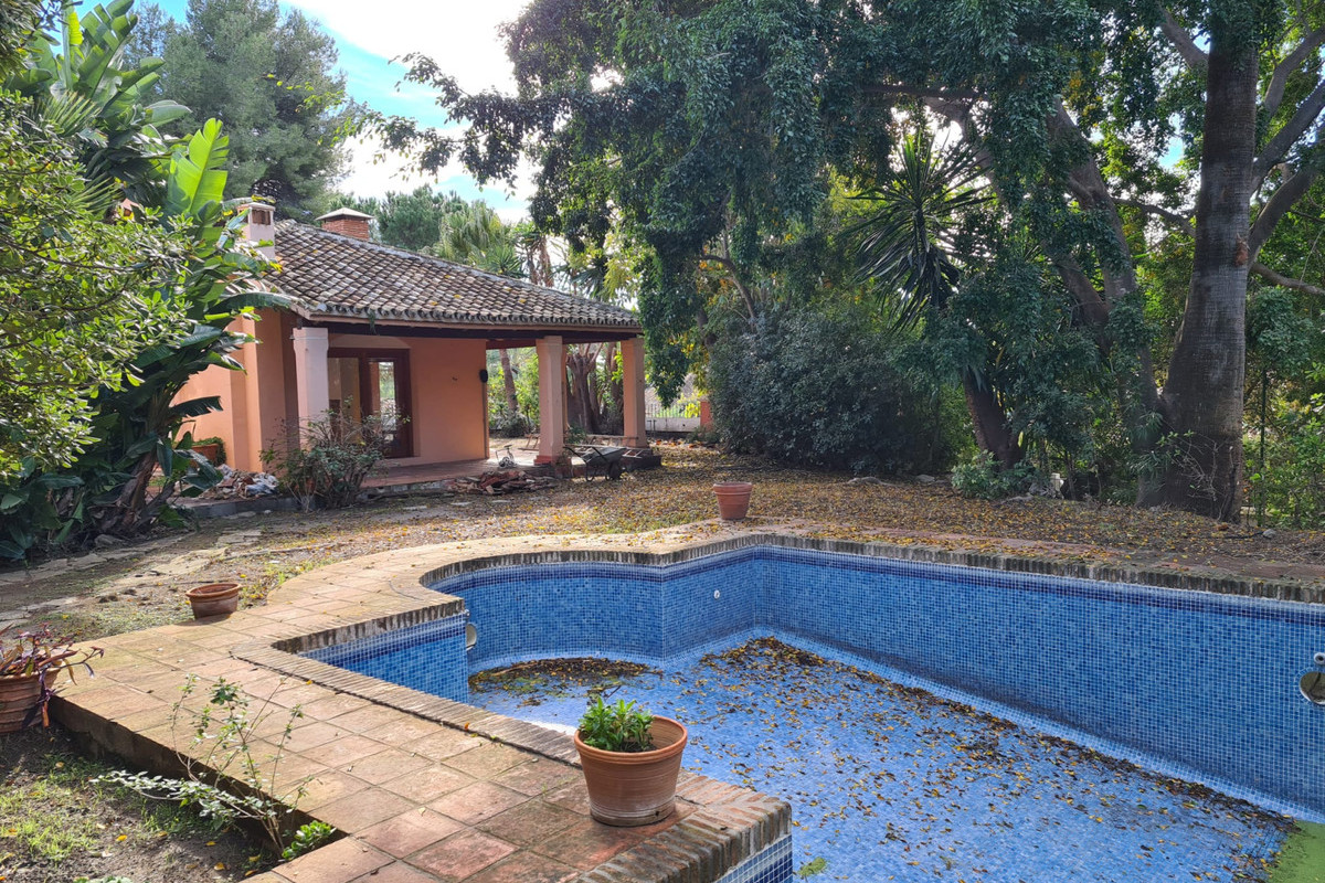 Qlistings - House - Villa in Las Brisas, Costa del Sol Property Image